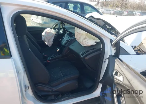 2015 Ford Focus Se z USA, uszkodzony, nr VIN 1FADP3K26FL204215